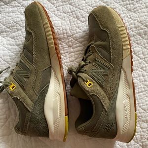 New Balance Olive Green Women’s Size 10